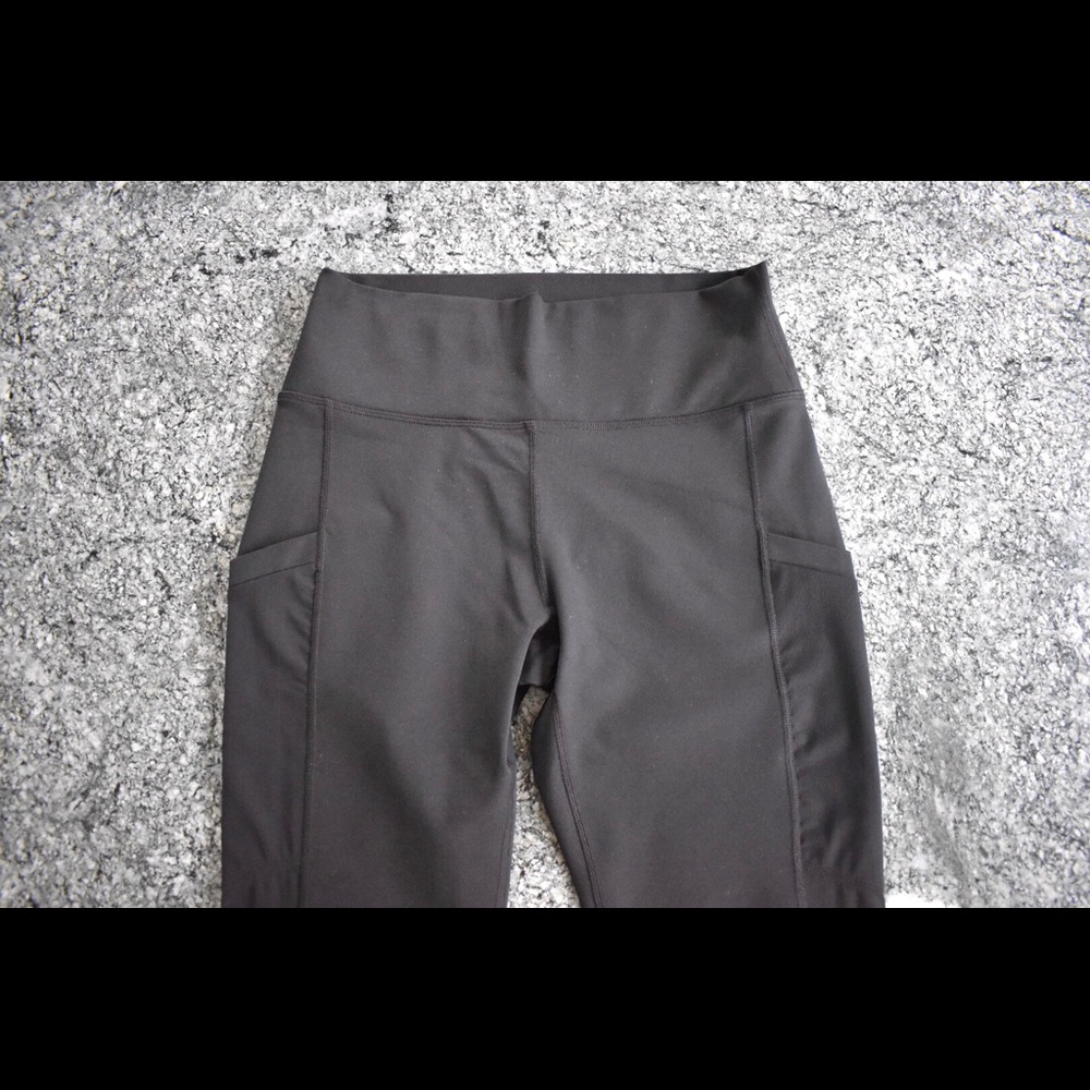 NWT Fabletics Mila High-Waisted Pocket Legging